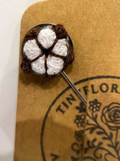 Micro Crochet Cotton Flower Lapel Pin